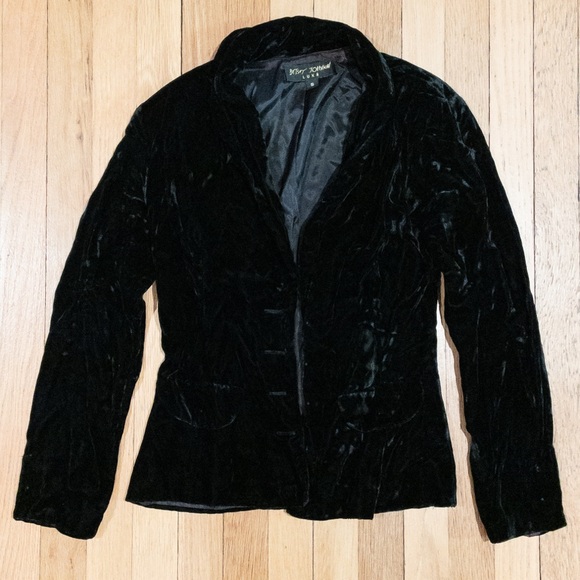 Betsey Johnson Jackets & Blazers - 💋 Betsey Johnson Luxe Black Crushed Velvet Blazer Vintage 90’s 🖤